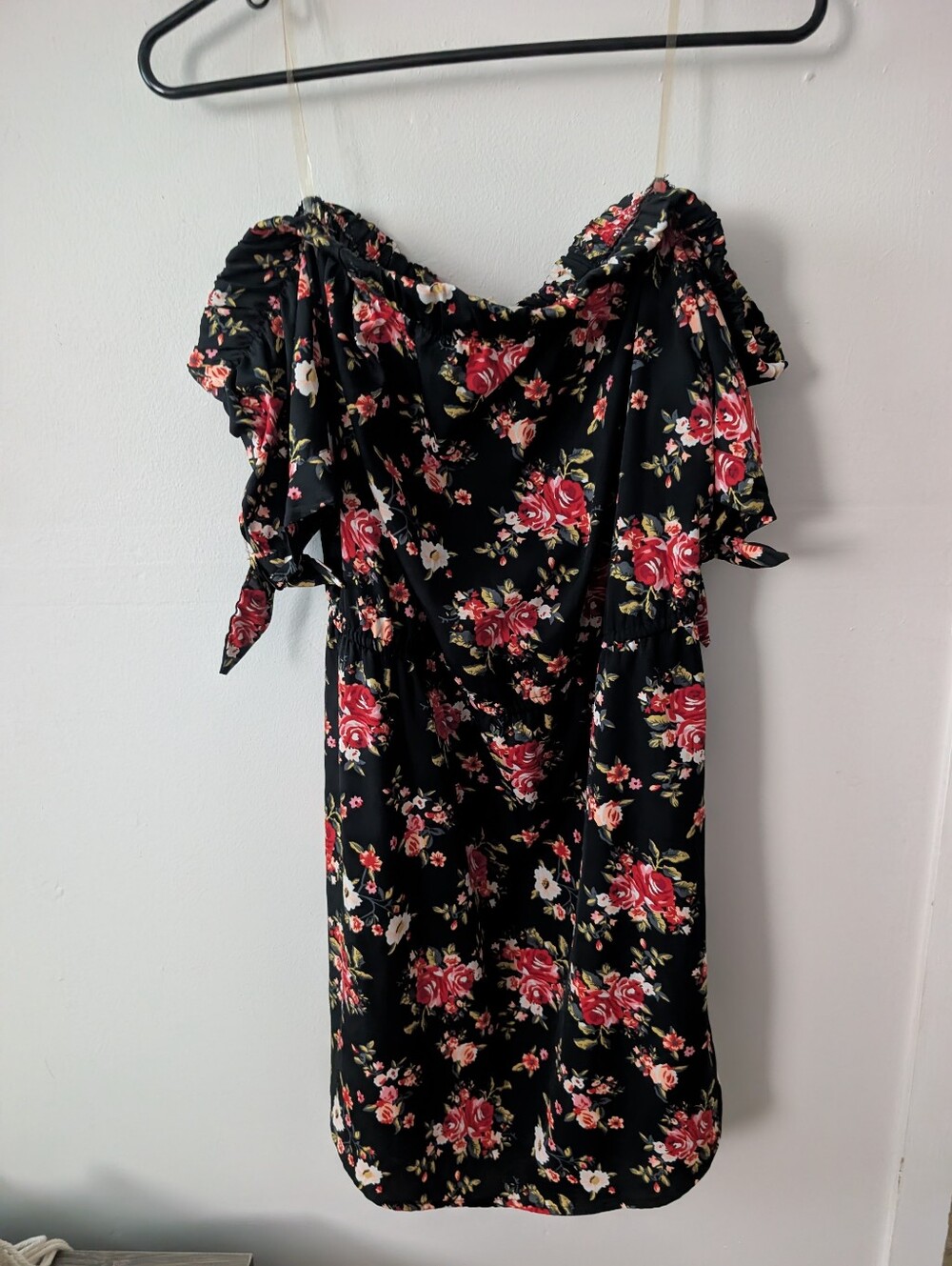 A‎ Hint Of Blush Off Shoulder Rose Print Dress